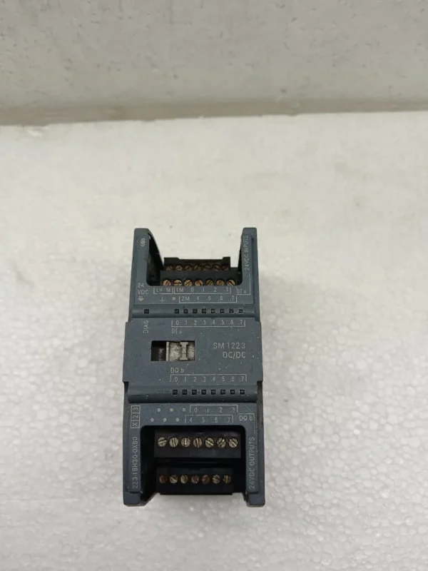 Siemens SIMATIC S7-1200 SM1223 Digital Input/Output Module 6ES7 223-1BH32-0XB0 – 16DI/16DO DC/DC